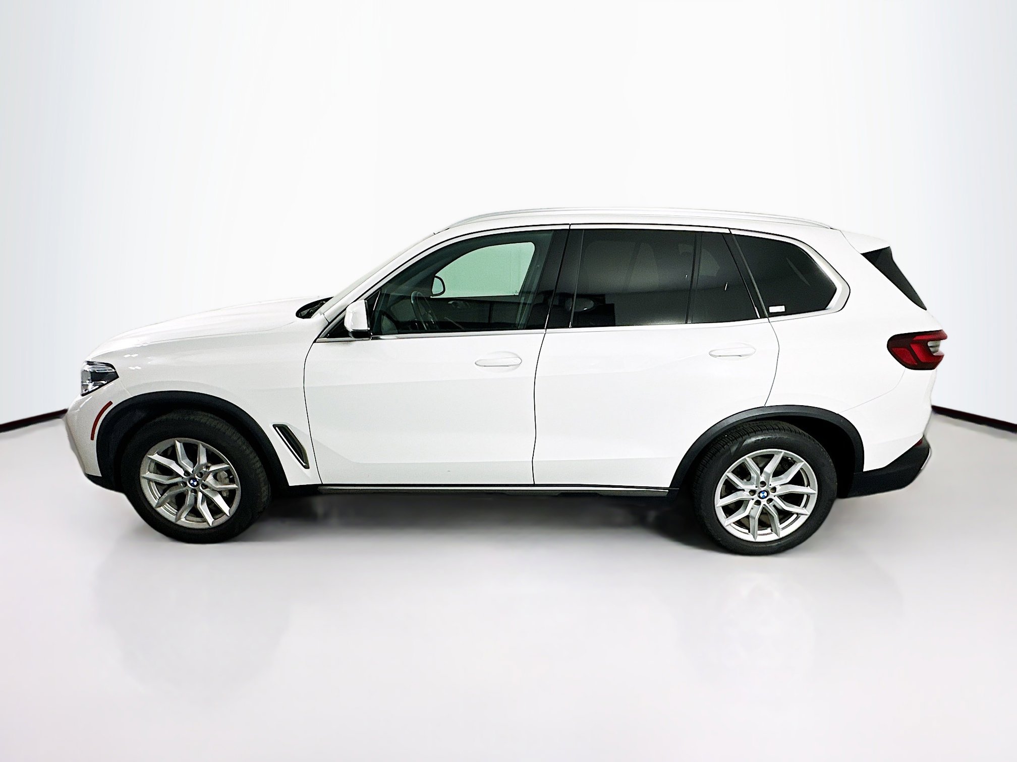 Used 2023 BMW X5 xDrive40i w/ Climate Comfort Package AWD/4WD image 4