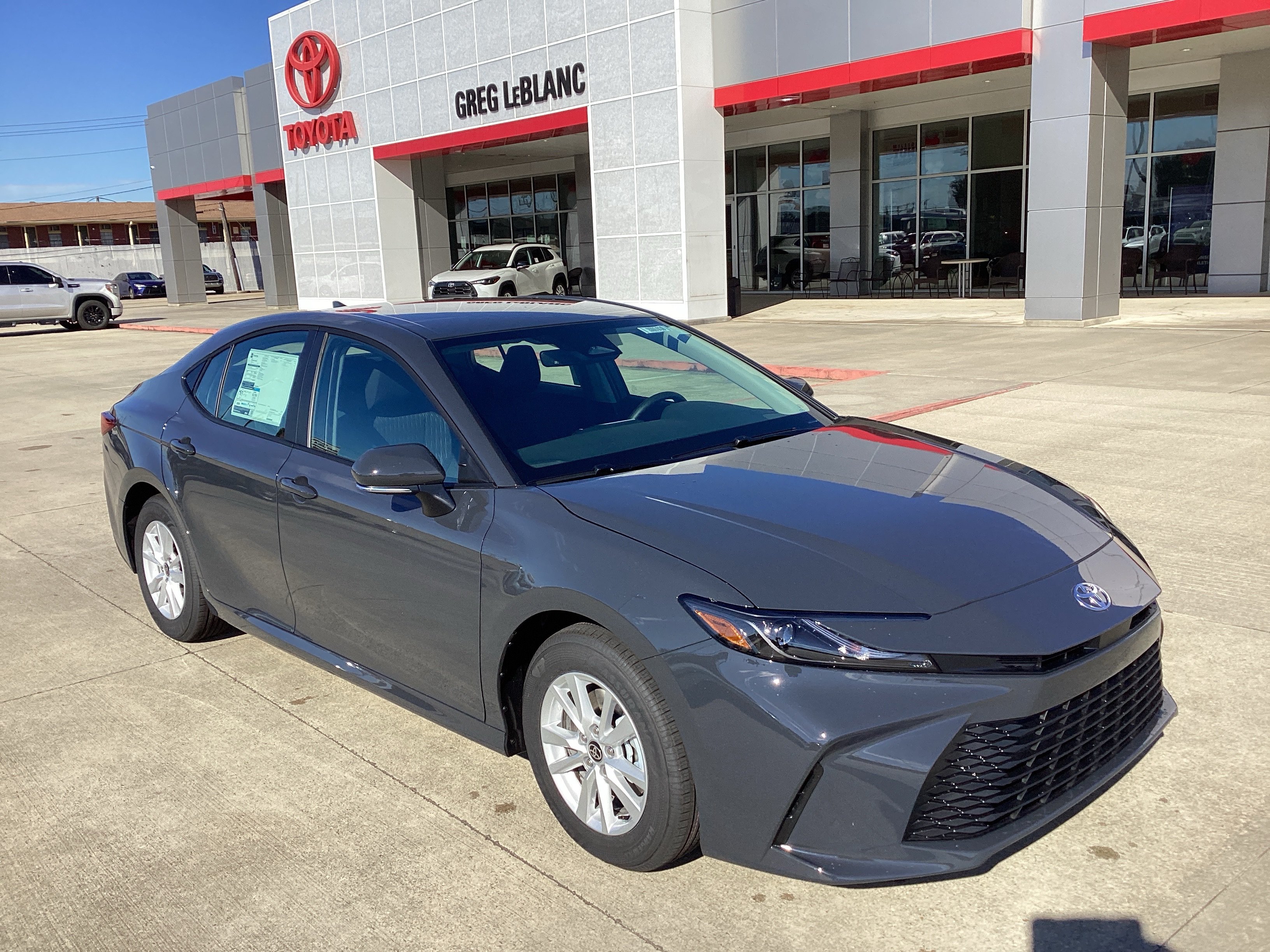 New 2026 Toyota Camry Hybrid FWD image 1