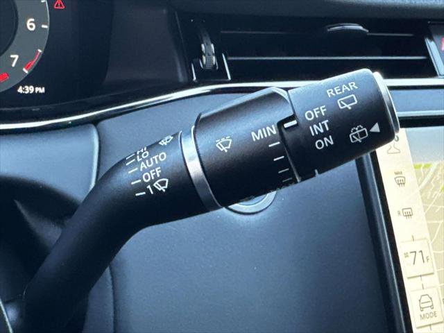 Used 2025 Land Rover Range Rover Evoque Dynamic SE image 22