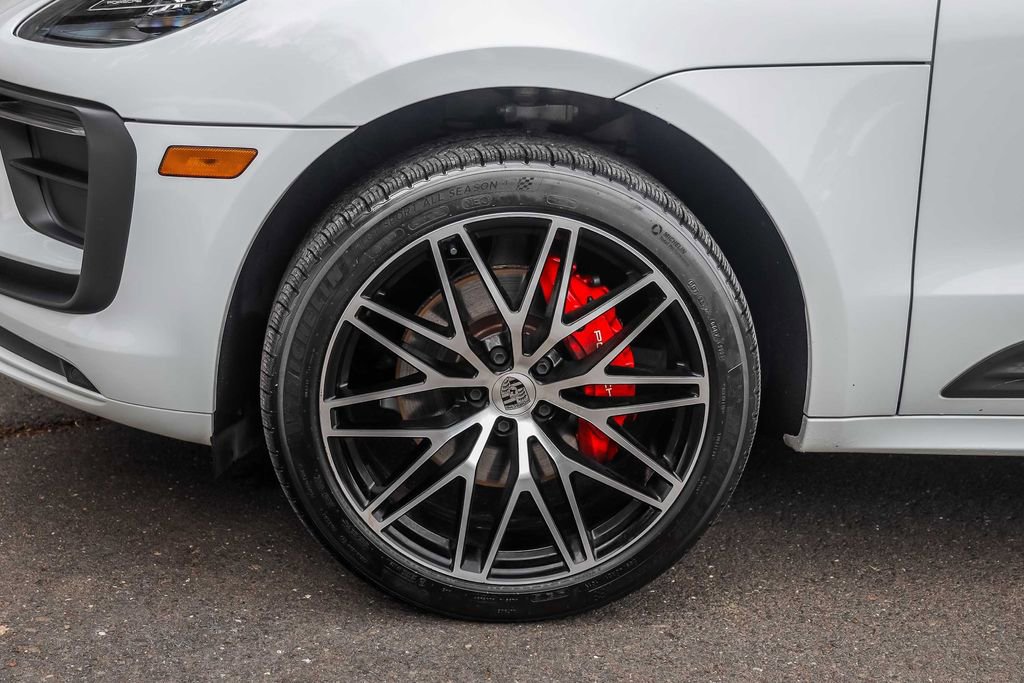 Used 2024 Porsche Macan image 12