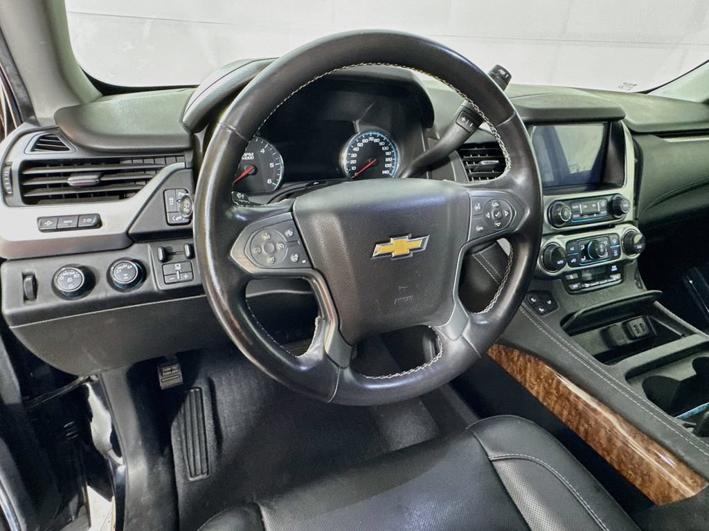 Used 2020 Chevrolet Suburban Premier AWD/4WD image 11