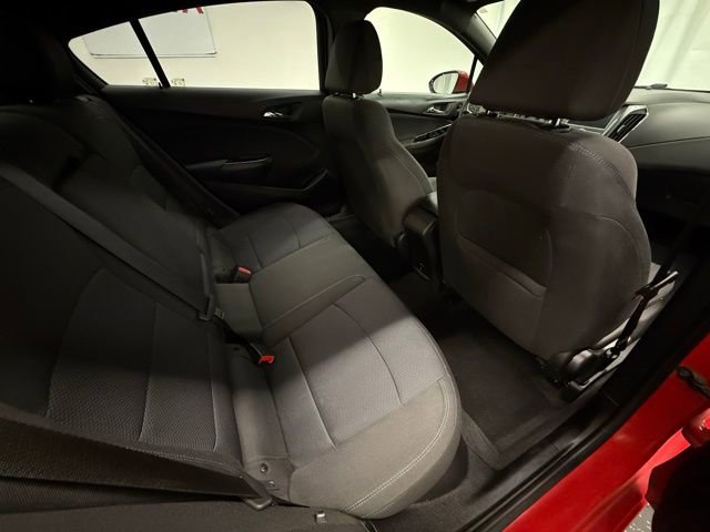 Used 2018 Chevrolet Cruze LT w/ Convenience Package image 7