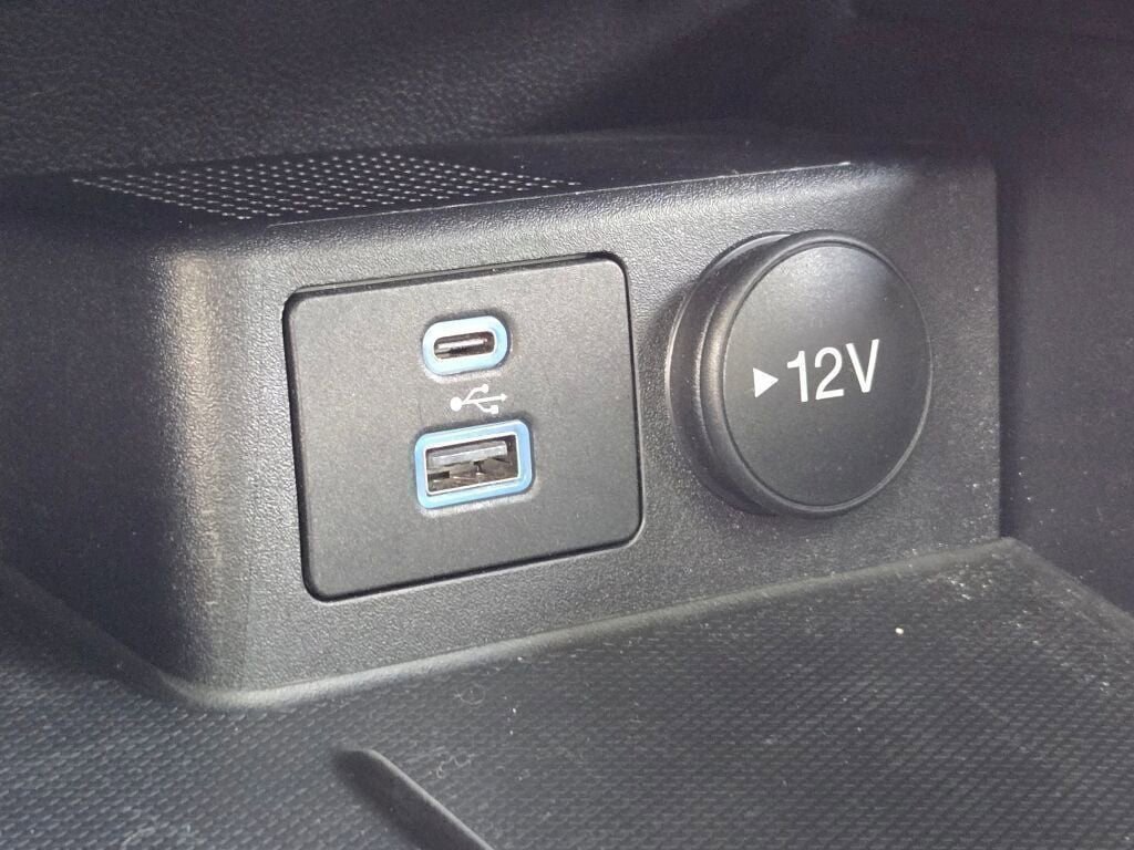 Used 2022 Ford Escape SE w/ Cold Weather Package image 34