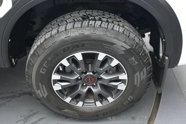 Used 2023 Nissan Titan PRO-4X w/ Pro-4x Convenience Package AWD/4WD image 18