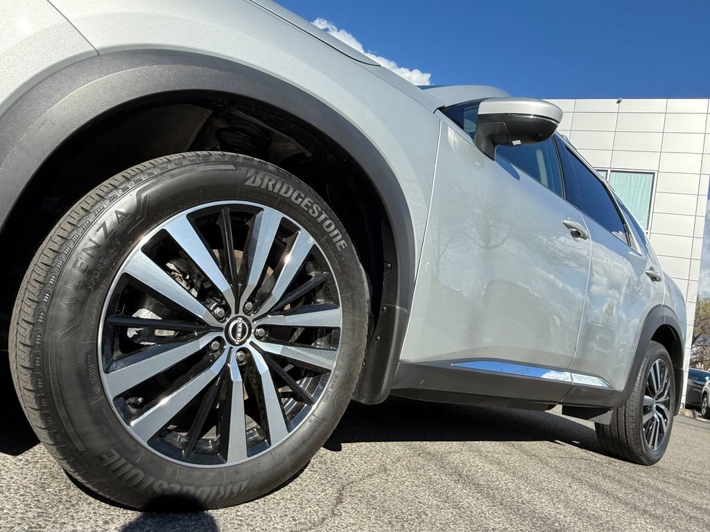 Used 2024 Nissan Pathfinder Platinum w/ Cargo Package AWD/4WD image 10