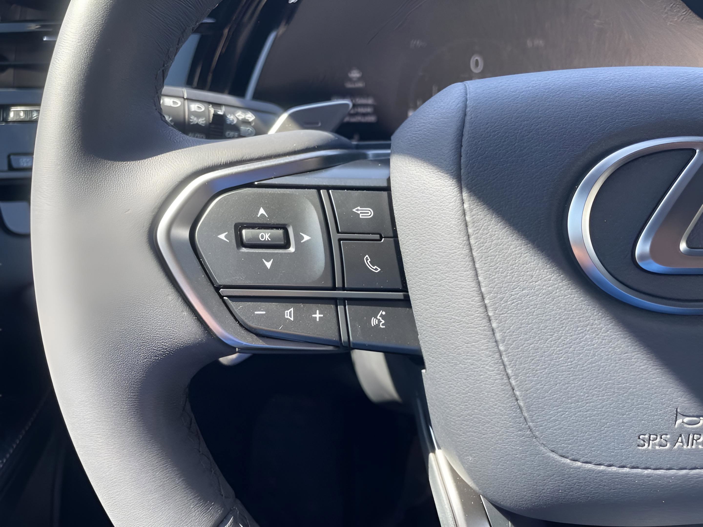 Used 2025 Lexus RX 350 FWD w/ Technology Package image 17