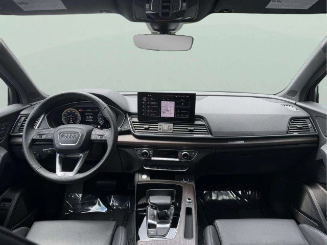 Certified 2025 Audi Q5 e Premium Plus w/ Premium Plus Package AWD/4WD image 10