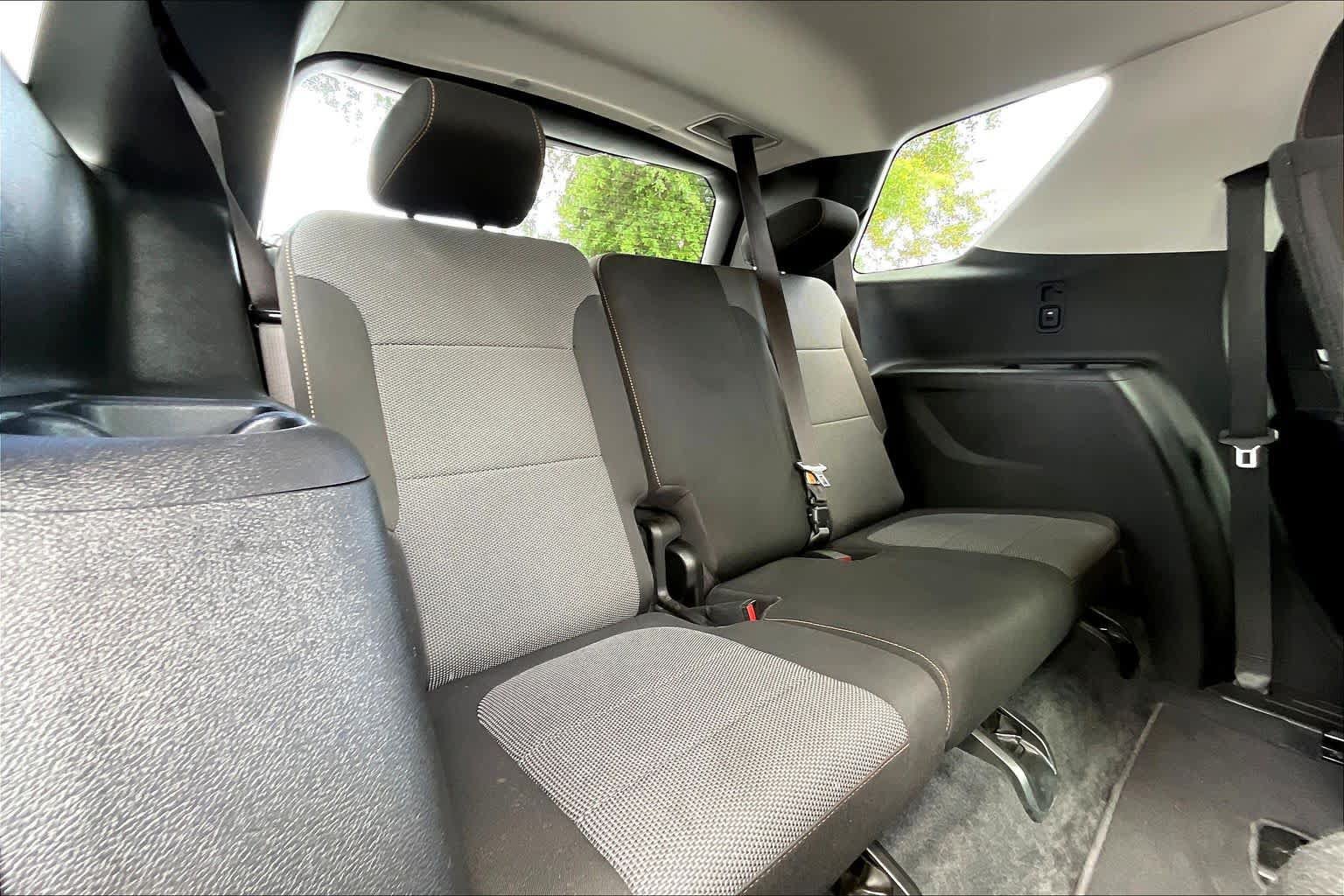 Used 2021 Chevrolet Traverse LT FWD image 27