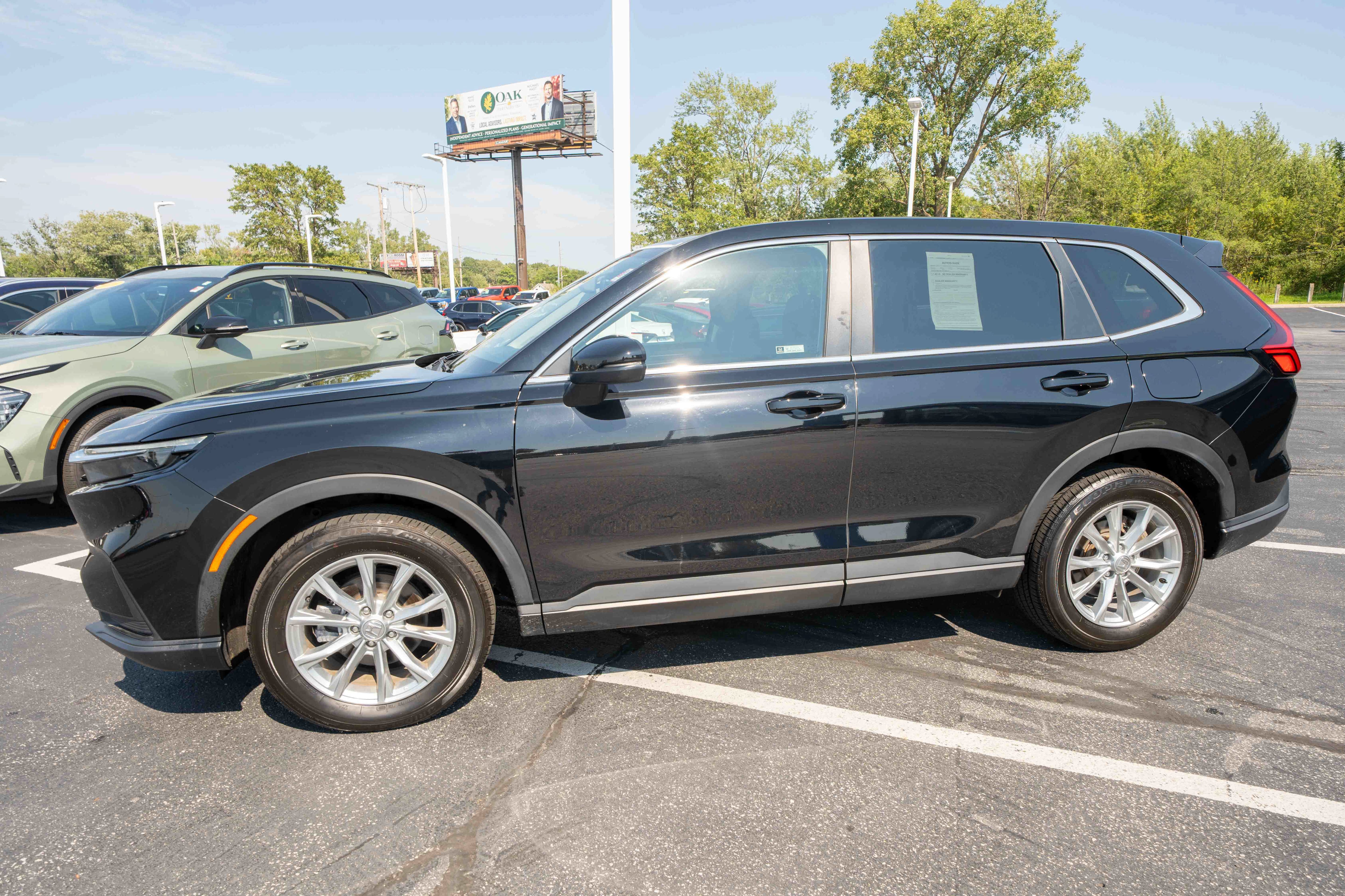 Used 2025 Honda CR-V EX image 3