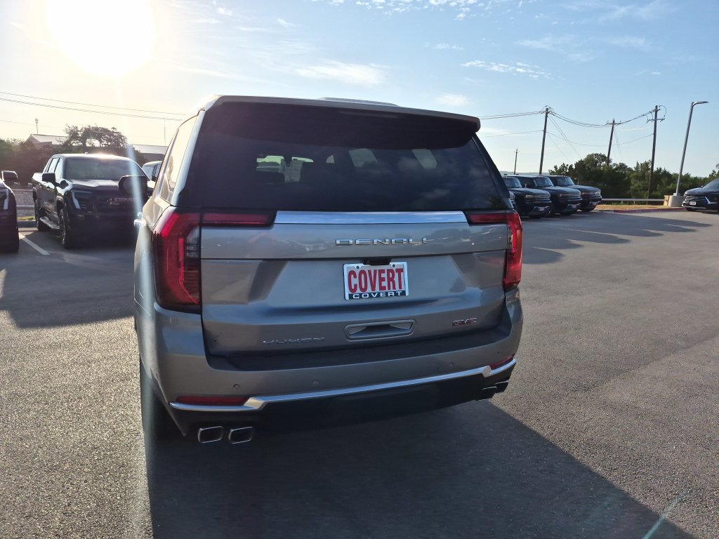 New 2026 GMC Yukon Denali w/ Denali Reserve Package AWD/4WD image 8