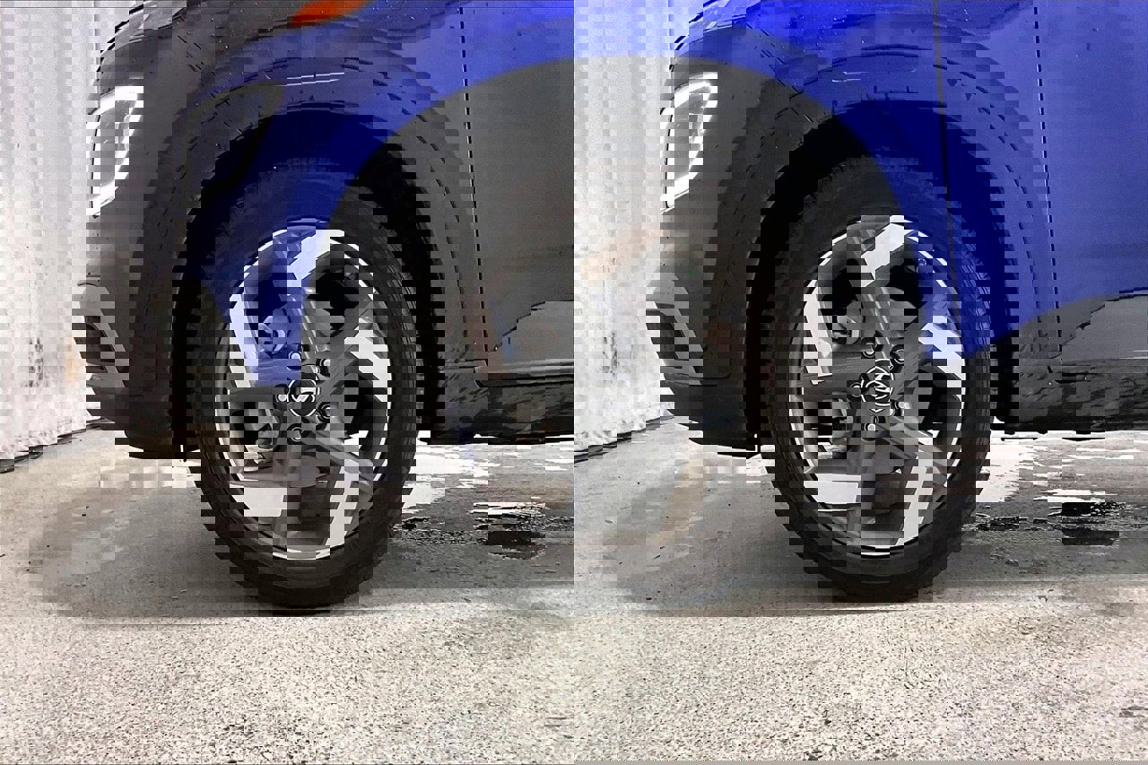 Used 2025 Hyundai Venue Limited image 6