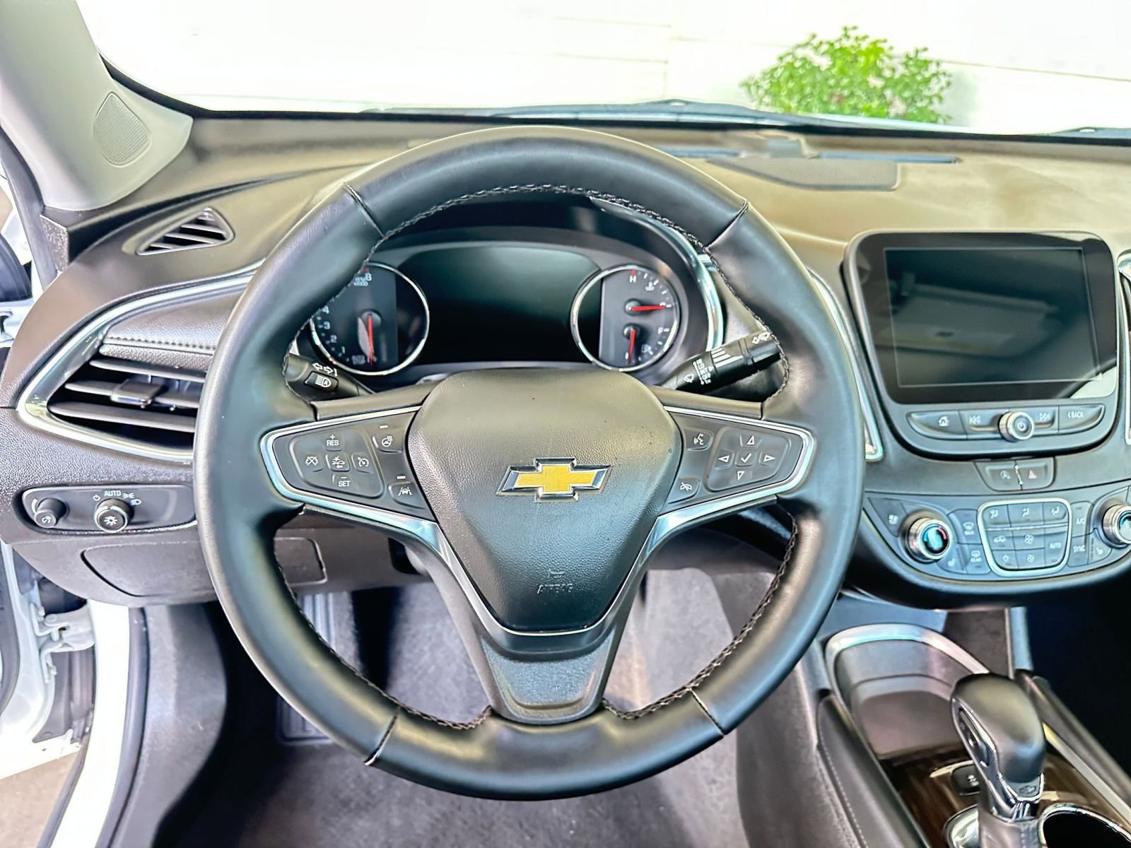 Used 2024 Chevrolet Malibu LT image 28