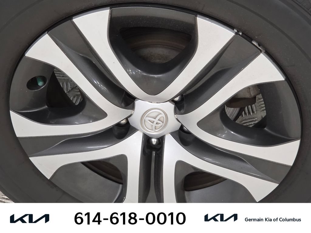 Used 2016 Toyota RAV4 LE FWD image 13