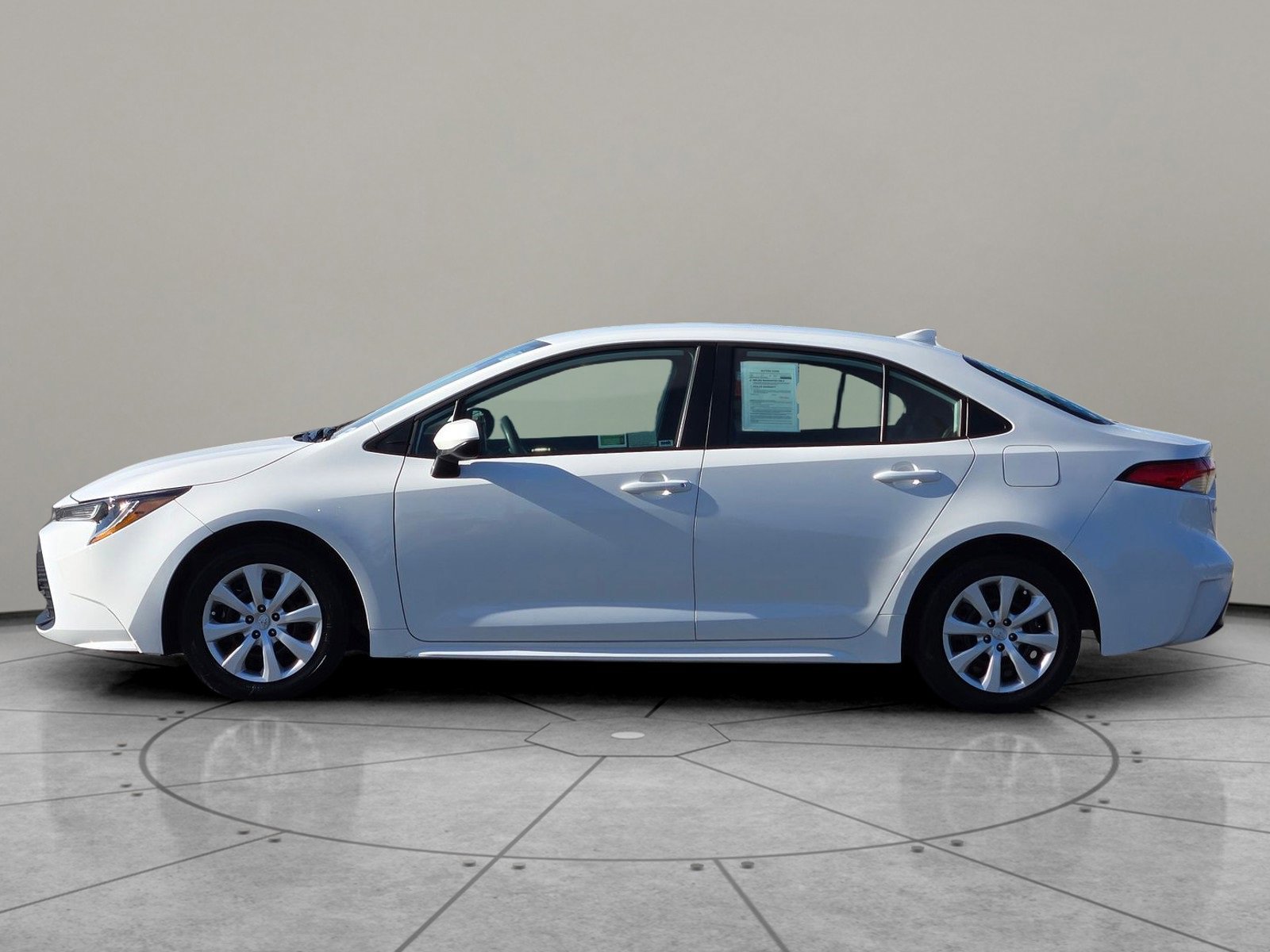 Used 2024 Toyota Corolla LE image 7