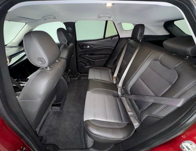 Used 2025 Chevrolet Trax LT w/ LT Convenience Package FWD image 12