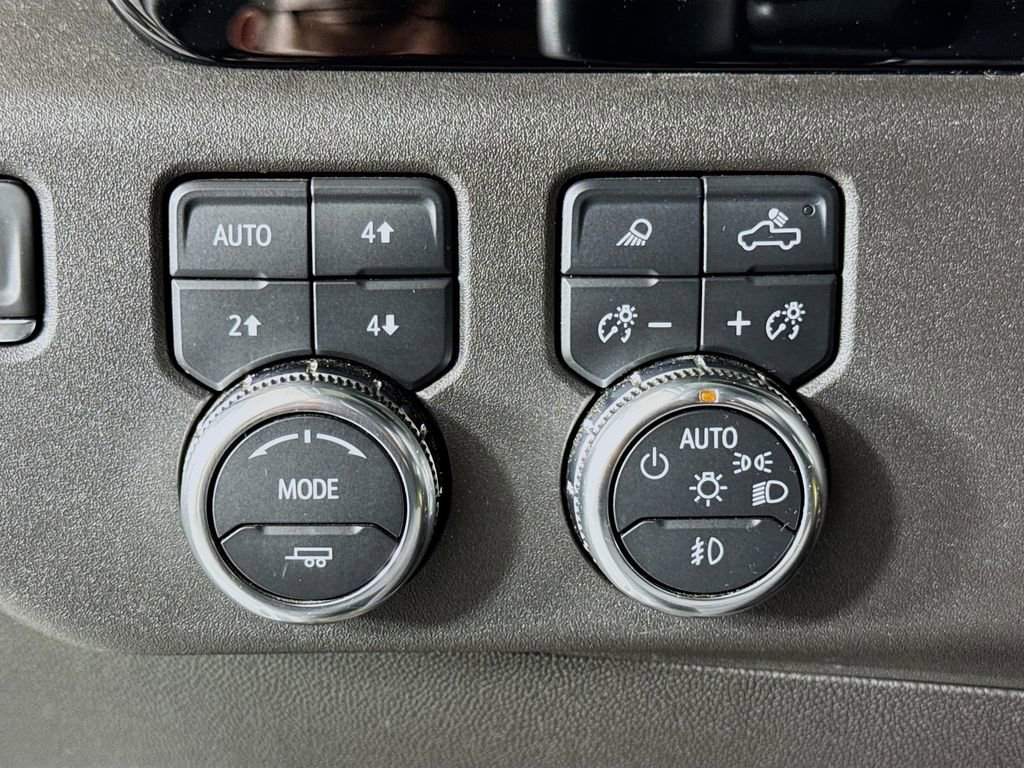 Used 2024 GMC Sierra 1500 Elevation w/ Elevation Premium Package AWD/4WD image 17