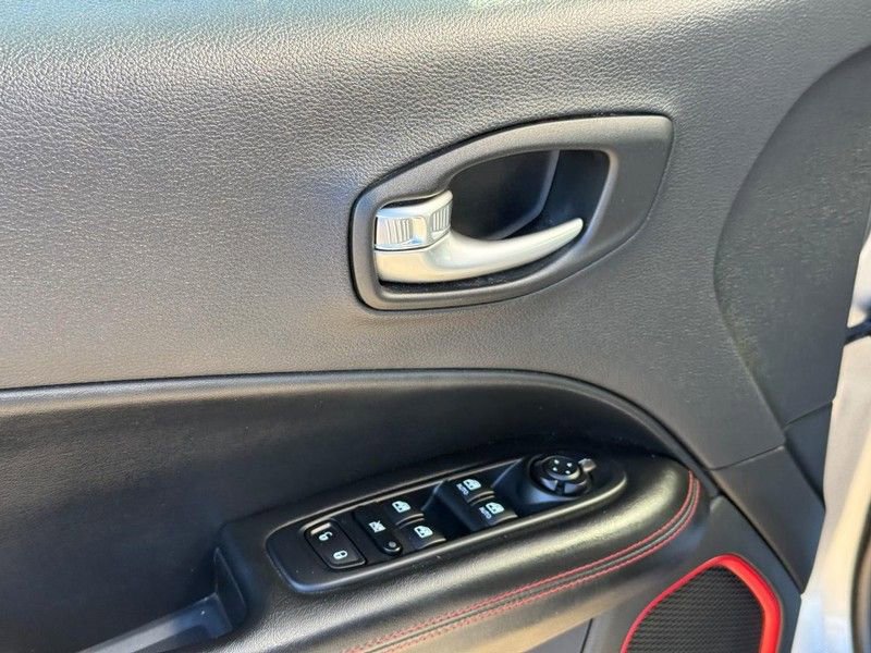 Used 2019 Jeep Compass Trailhawk AWD/4WD image 18