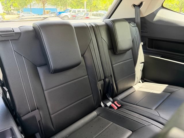 Used 2023 Volkswagen Atlas SEL R-Line AWD/4WD image 9