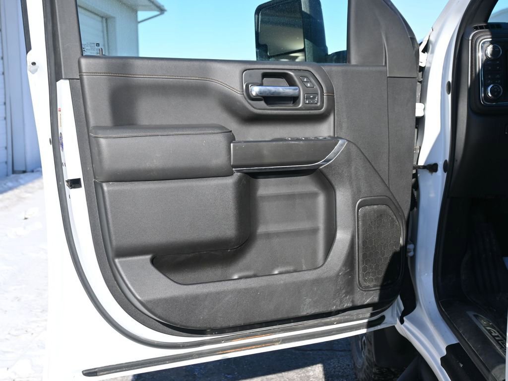 Used 2023 GMC Sierra 2500 AT4 image 21