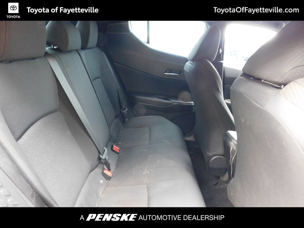 Used 2019 Toyota C-HR XLE FWD image 5