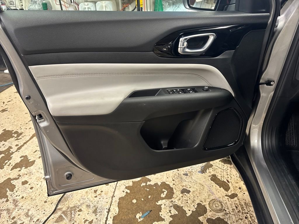 Certified 2024 Jeep Compass Limited image 14