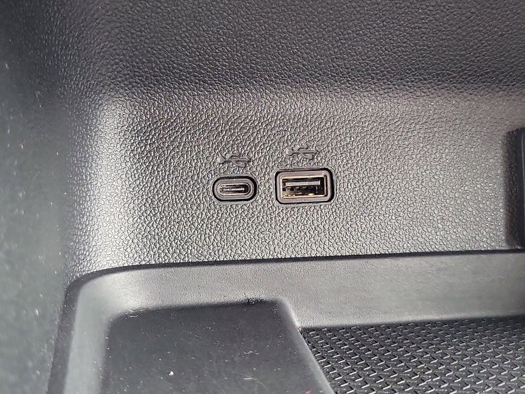 Certified 2024 Chevrolet Traverse RS image 21