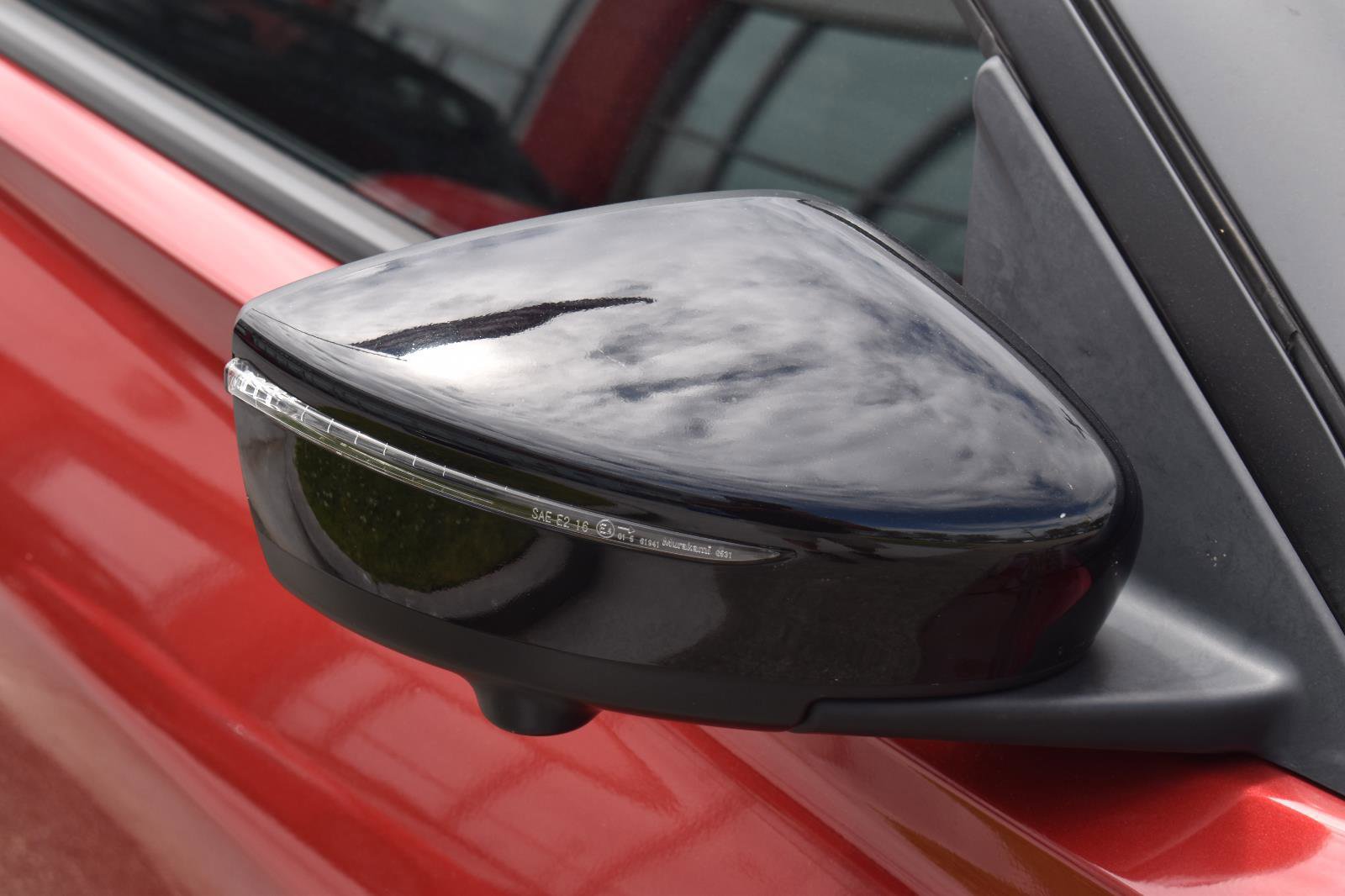 Used 2020 Nissan Kicks SR image 17