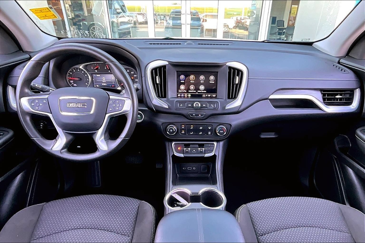Used 2024 GMC Terrain SLE w/ Elevation Edition FWD image 15