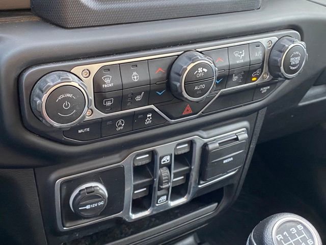 Used 2020 Jeep Wrangler Unlimited Sahara w/ Cold Weather Group AWD/4WD image 18