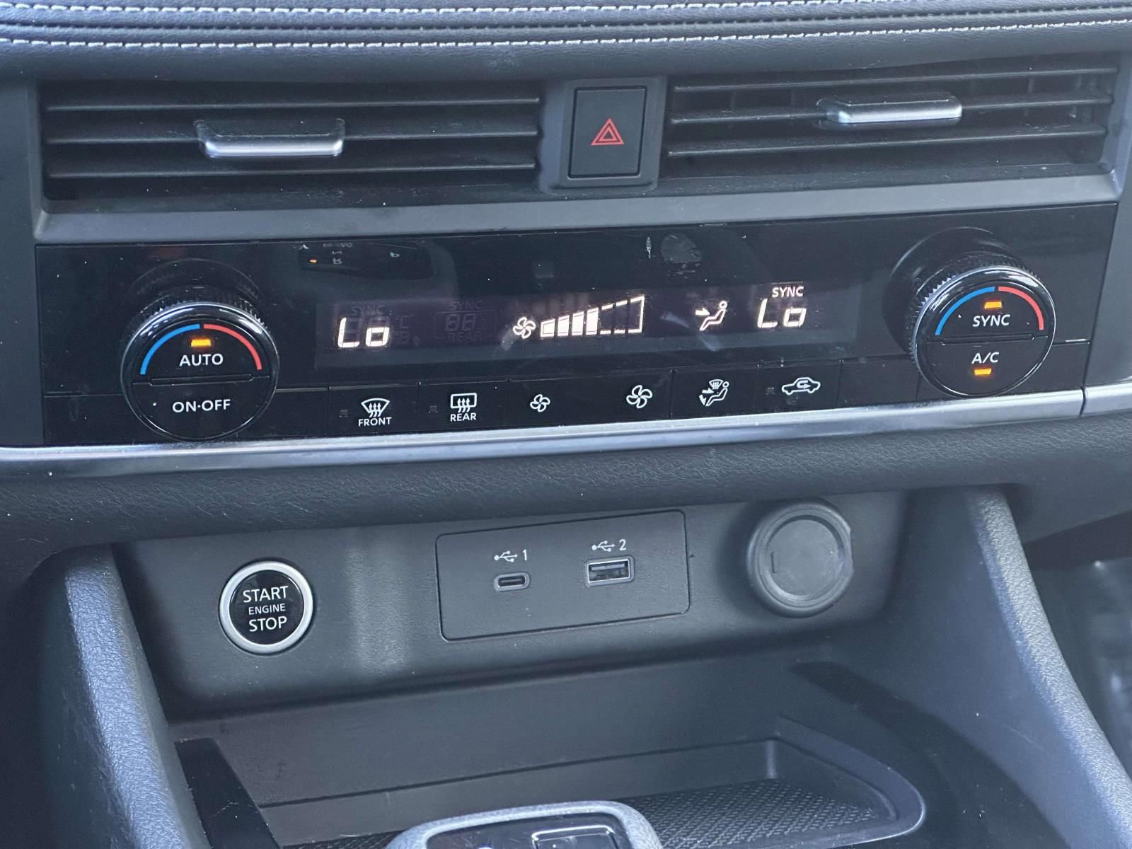 Used 2023 Nissan Rogue SV image 21