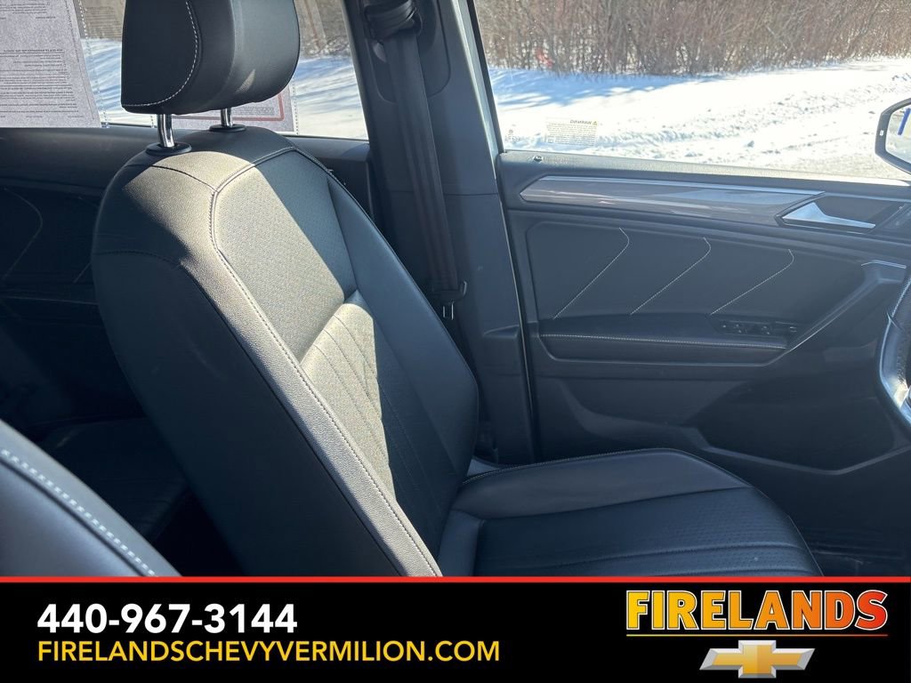 Used 2023 Volkswagen Tiguan SE R-Line image 34