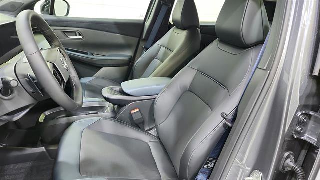 New 2026 Nissan Leaf SV+ w/ Floor Mat Package (SV+) FWD image 11