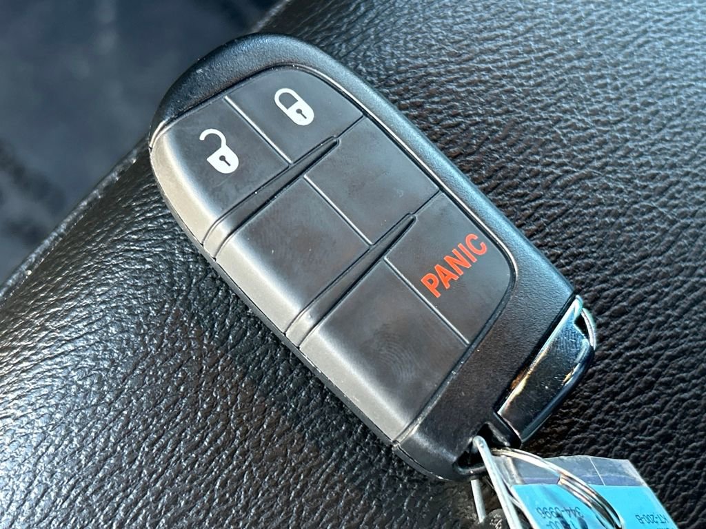 Used 2024 Jeep Compass Latitude image 31