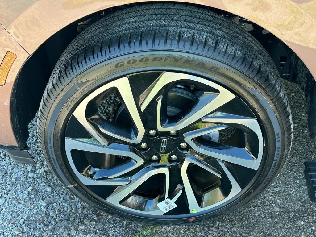 New 2026 Lincoln Navigator L Black Label AWD/4WD image 5