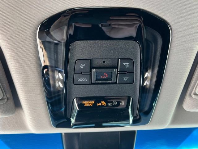 Used 2023 Toyota Venza LE image 25