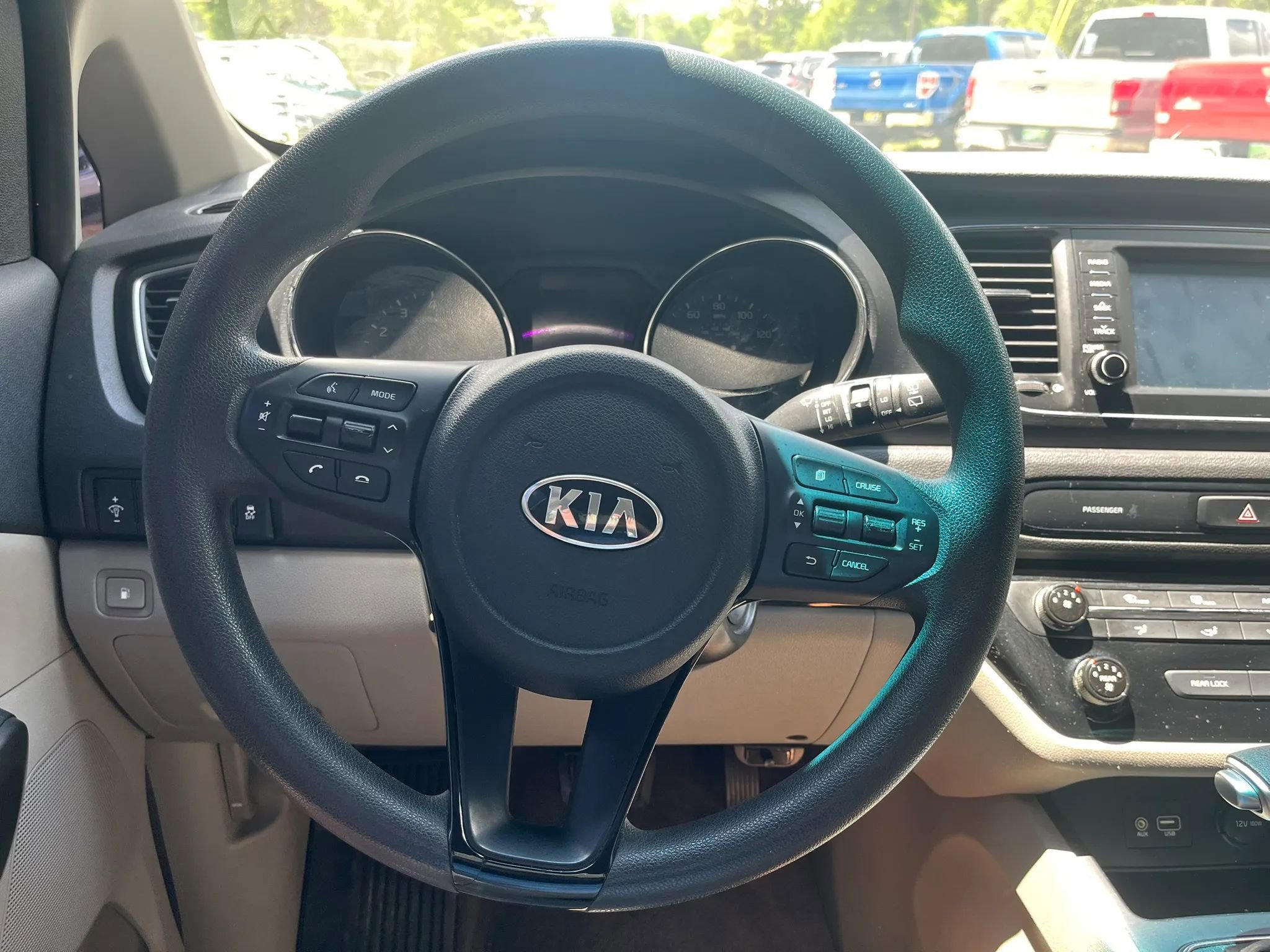 Used 2019 Kia Sedona LX FWD image 16