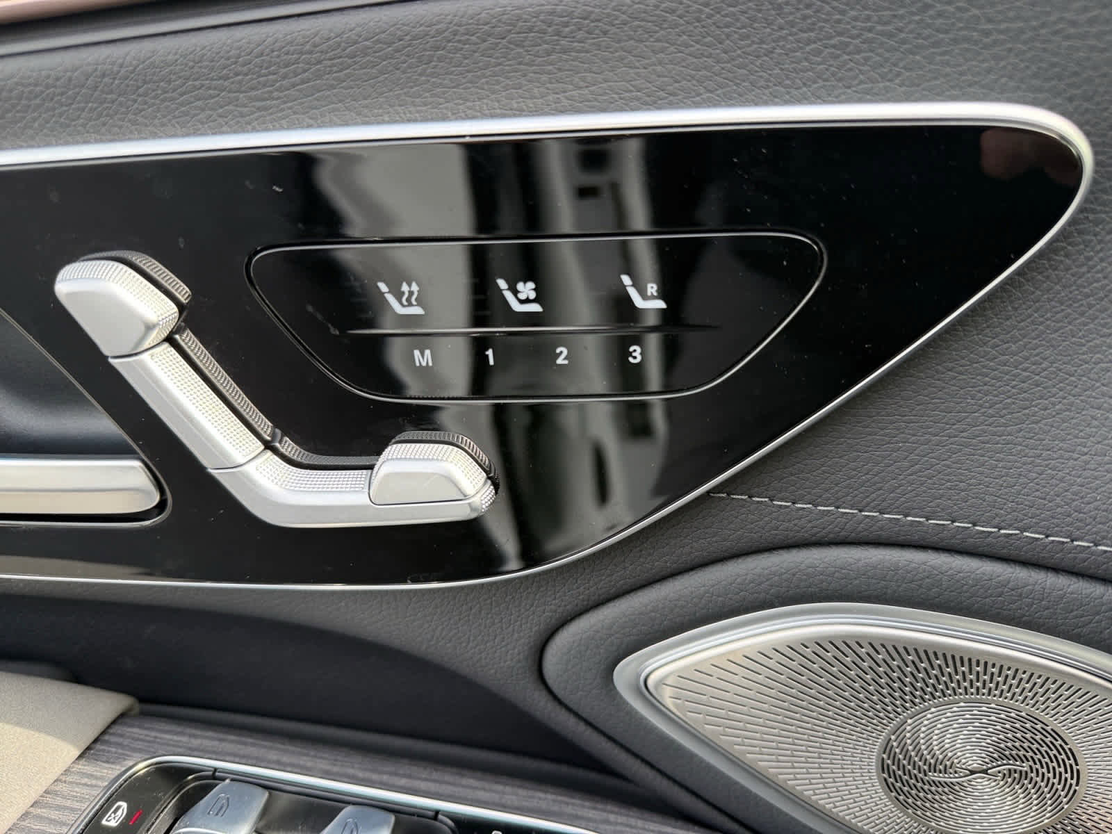 Certified 2022 Mercedes-Benz EQS 580 4MATIC Sedan image 26