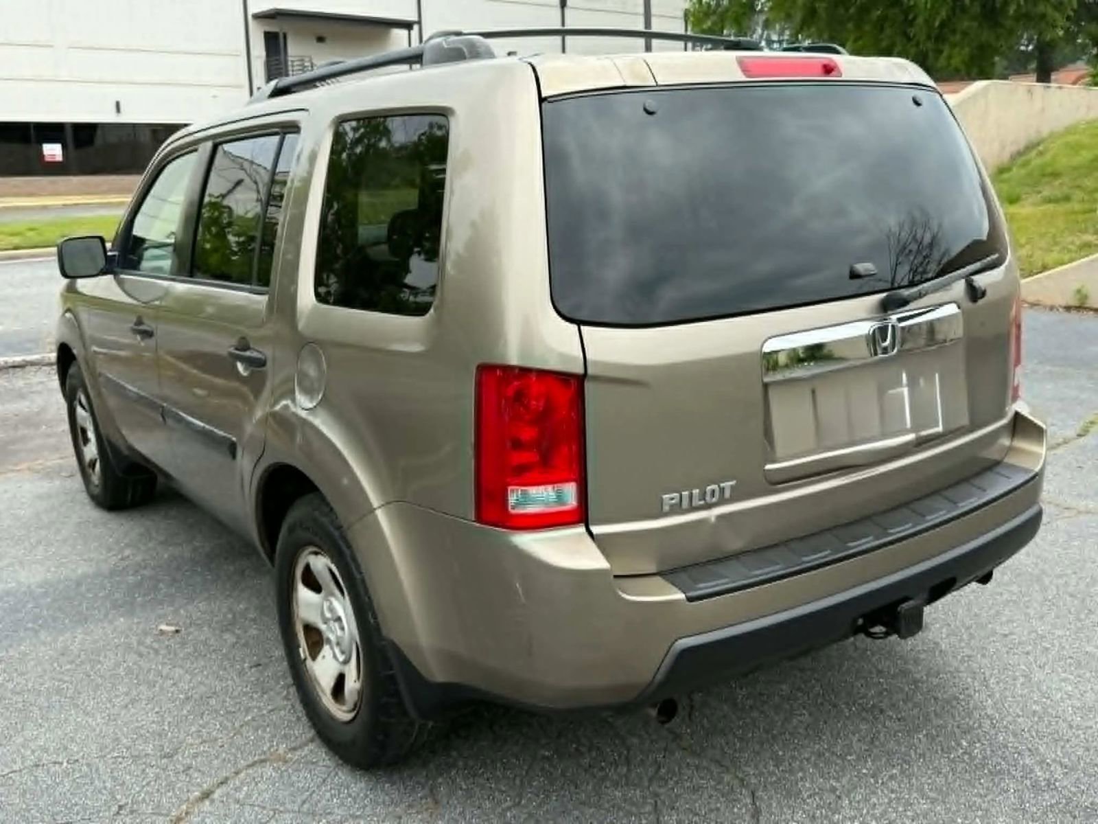 Used 2011 Honda Pilot LX image 4