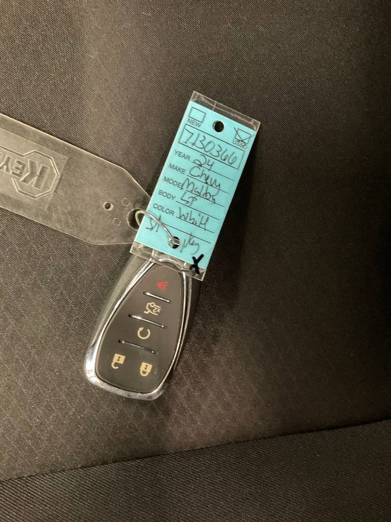 Used 2024 Chevrolet Malibu LT image 33