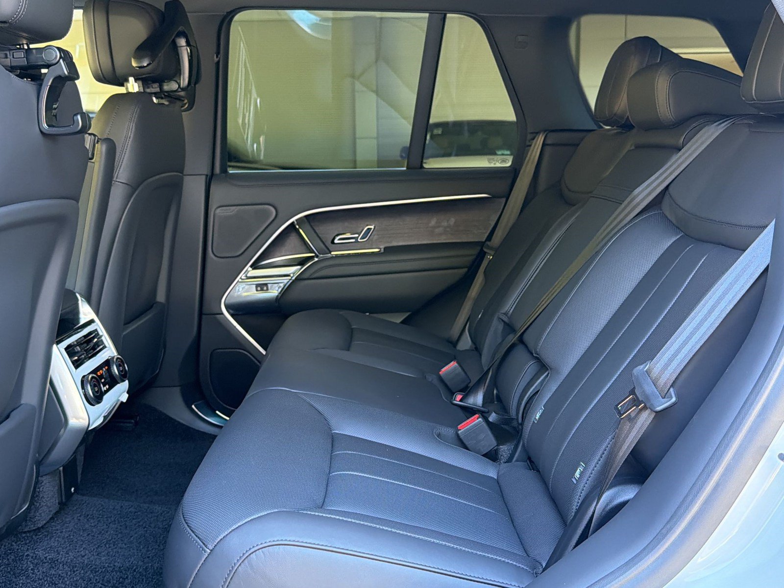 New 2026 Land Rover Range Rover SE AWD/4WD image 23