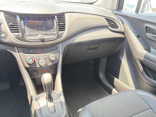 Used 2022 Chevrolet Trax LT w/ LT Convenience Package FWD image 13