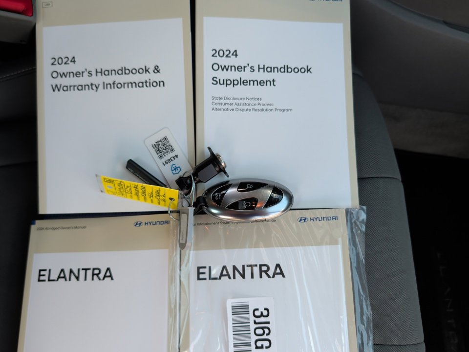 Certified 2024 Hyundai Elantra SEL w/ Convenience Package FWD image 34