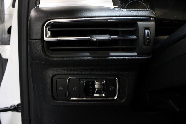 Used 2022 Lincoln Corsair Standard image 6