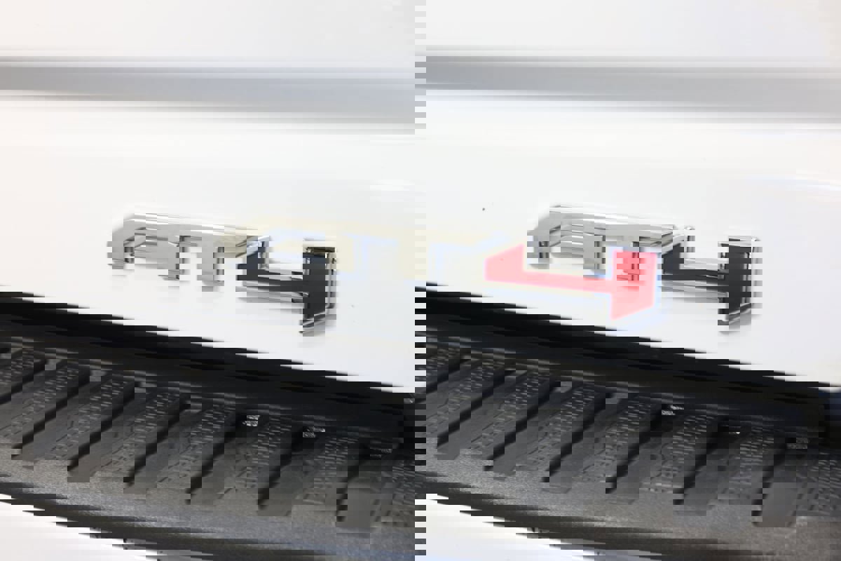 Used 2023 GMC Sierra 2500 AT4 w/ AT4 Preferred Package AWD/4WD image 14