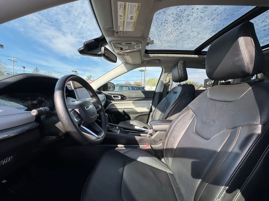 Used 2022 Jeep Compass Limited w/ Sun and Sound Group image 23