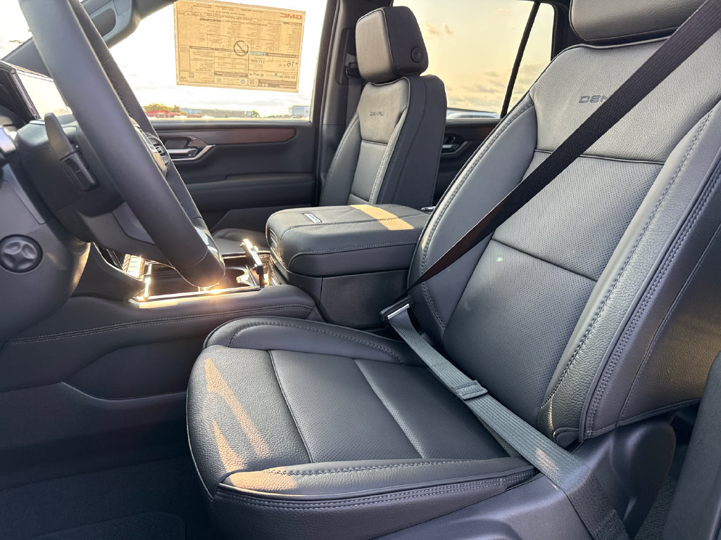 New 2026 GMC Yukon Denali w/ Sun & Power Step Package AWD/4WD image 15