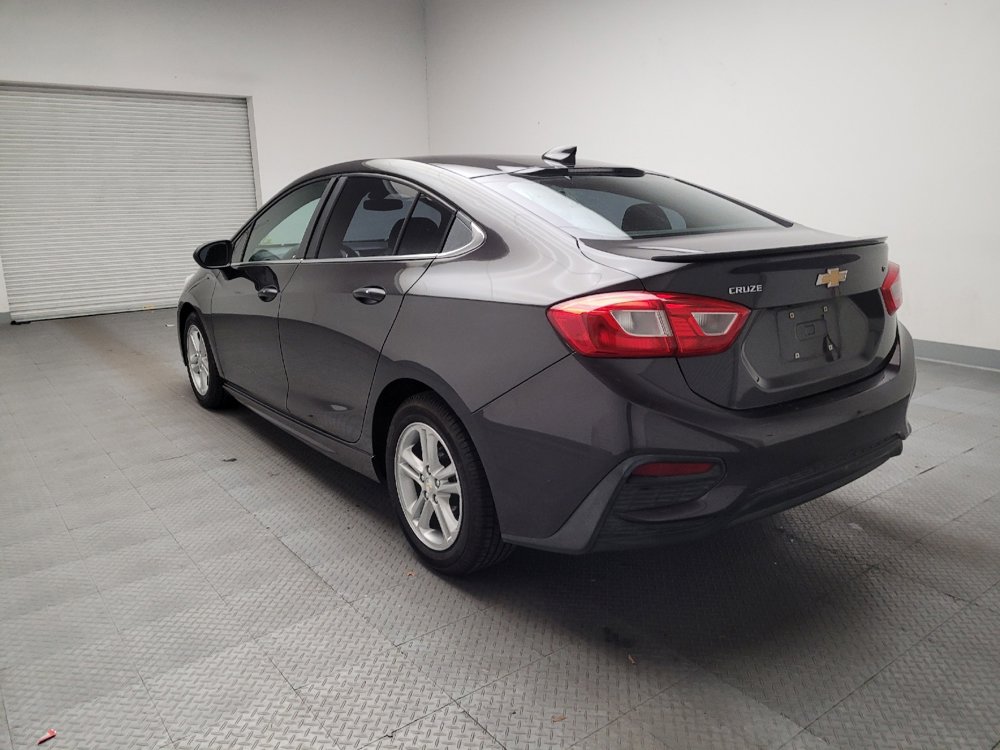 Used 2016 Chevrolet Cruze LT w/ Sun And Sound Package FWD image 5