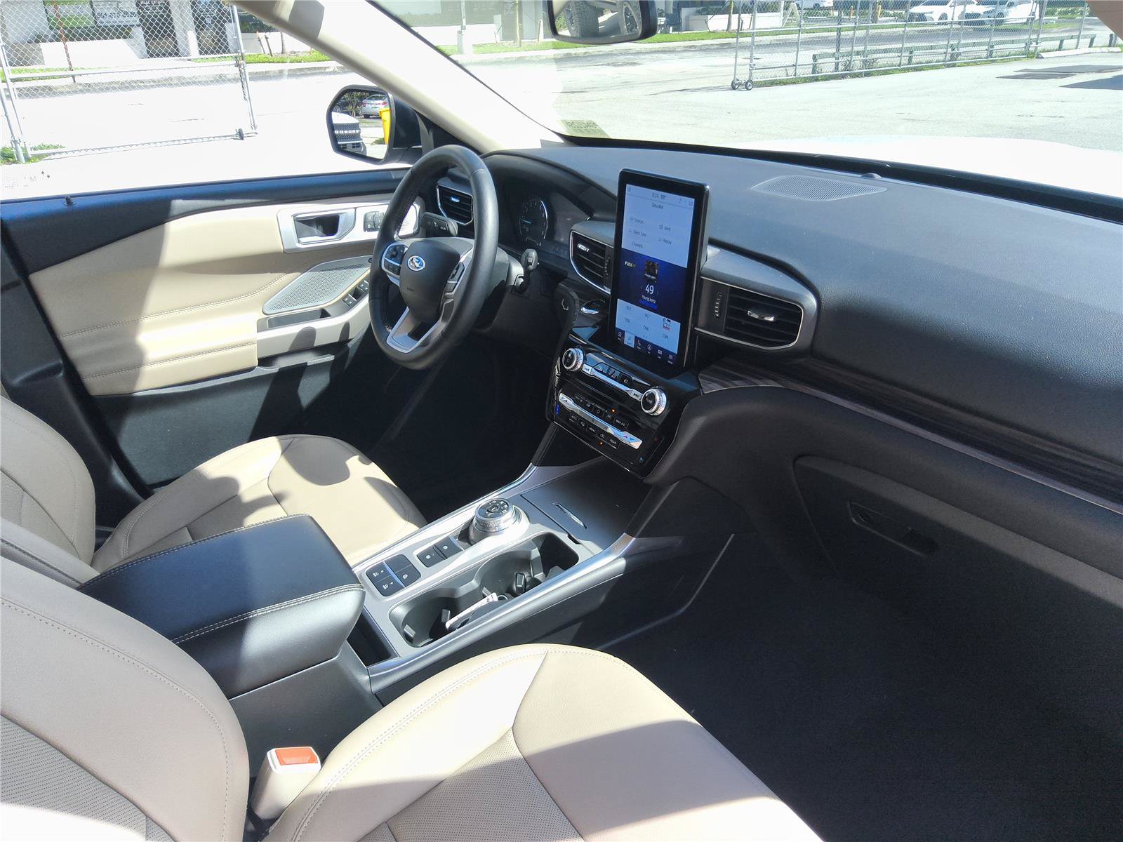 Certified 2023 Ford Explorer Limited w/ Limited Technology Package RWD image 32
