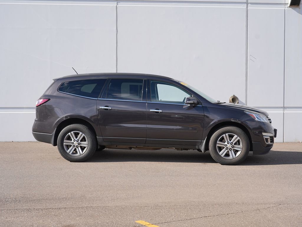 Used 2015 Chevrolet Traverse LT image 2