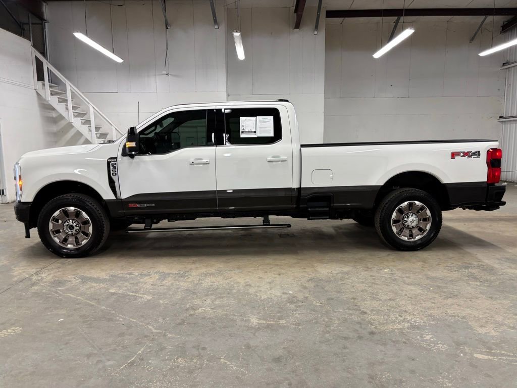 Used 2025 Ford F350 King Ranch w/ FX4 Off-Road Package image 4